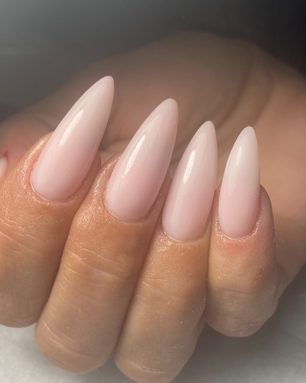 Pose nude amande Kellyssa Nails
